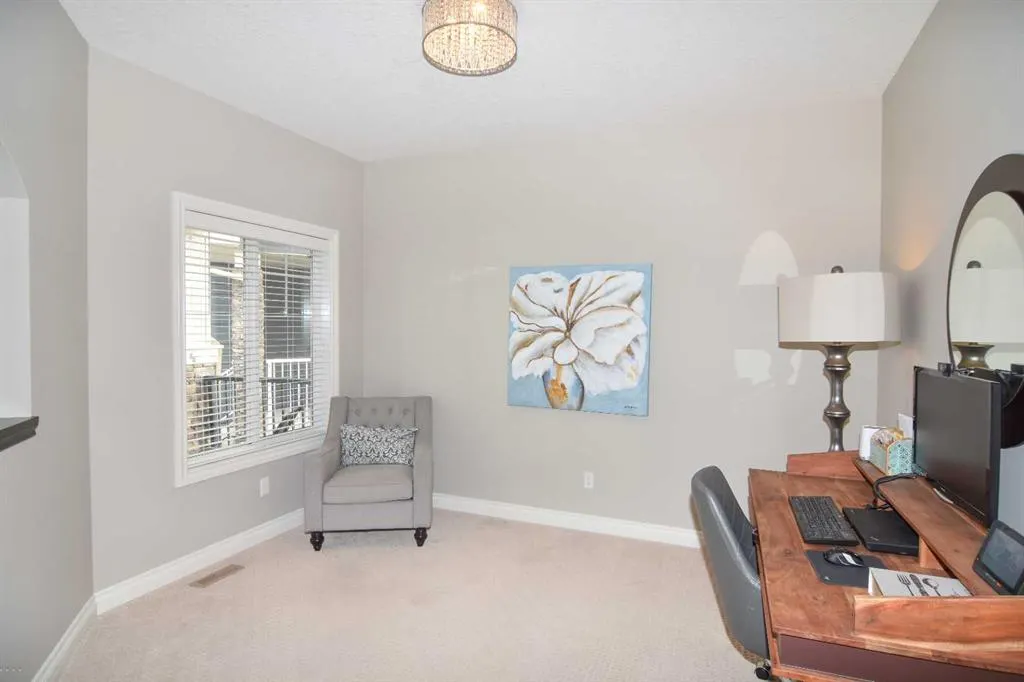 32 Evansborough Hill NW