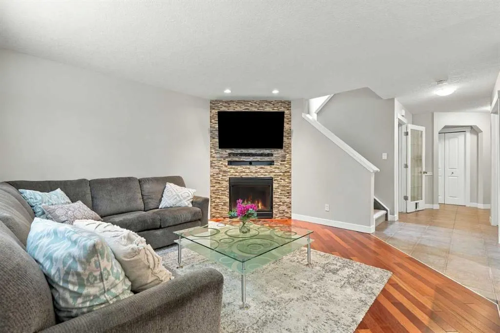 185 Silverado Plains Close SW