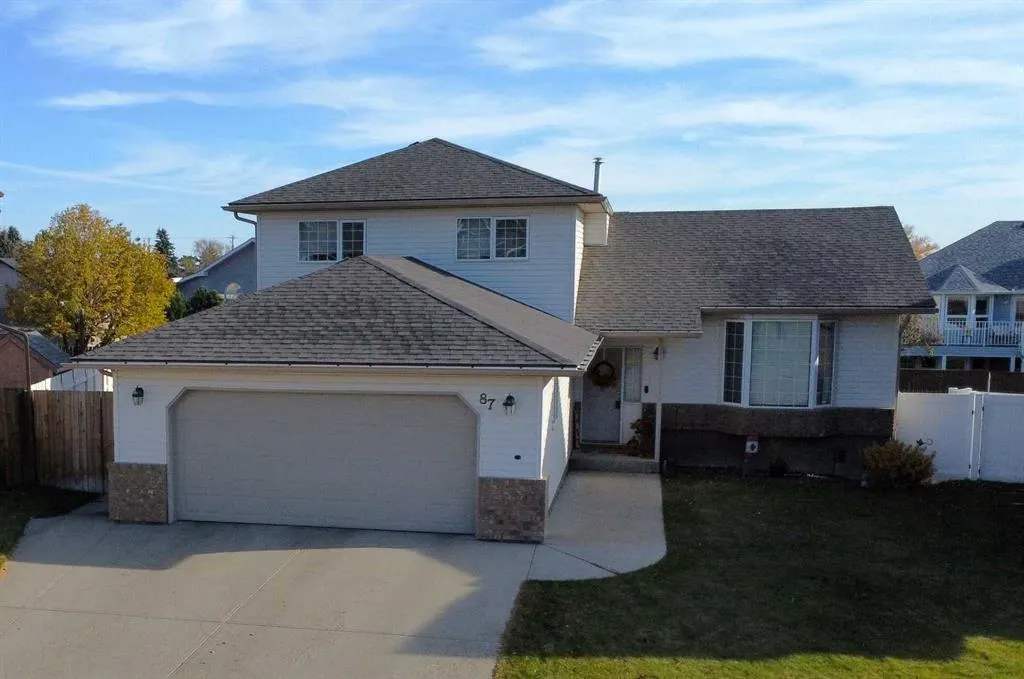 87 Parkland Close E