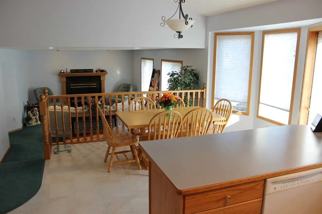 87 Parkland Close E