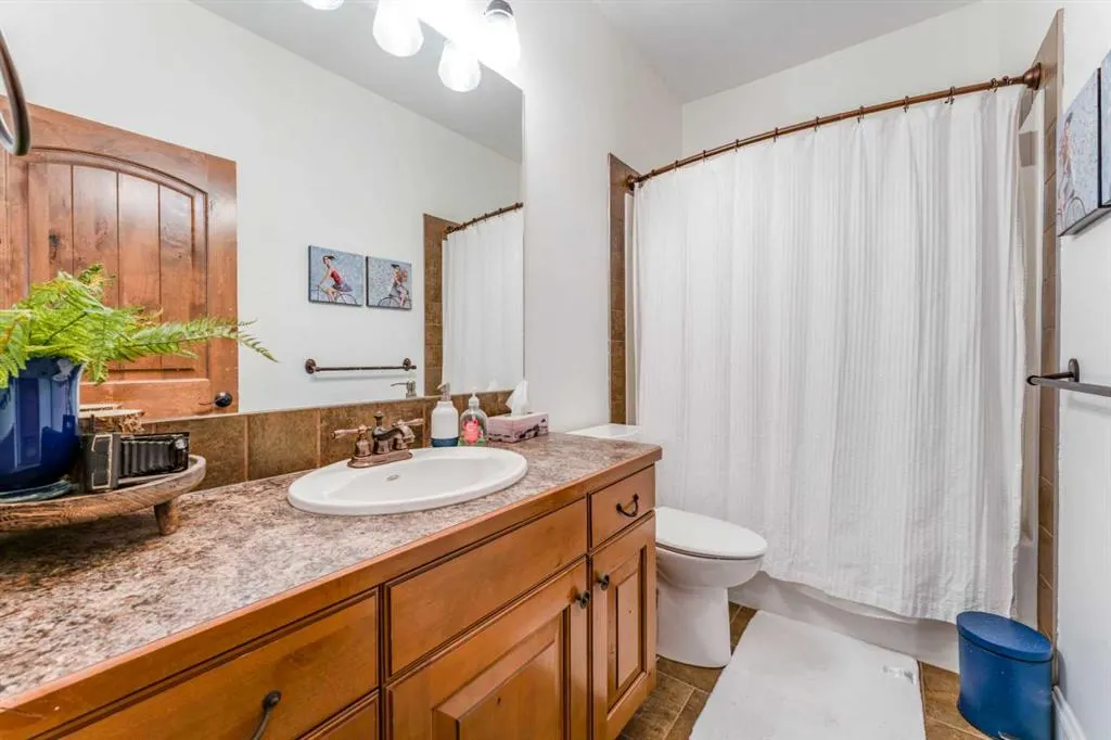 #3-5302 19 Avenue