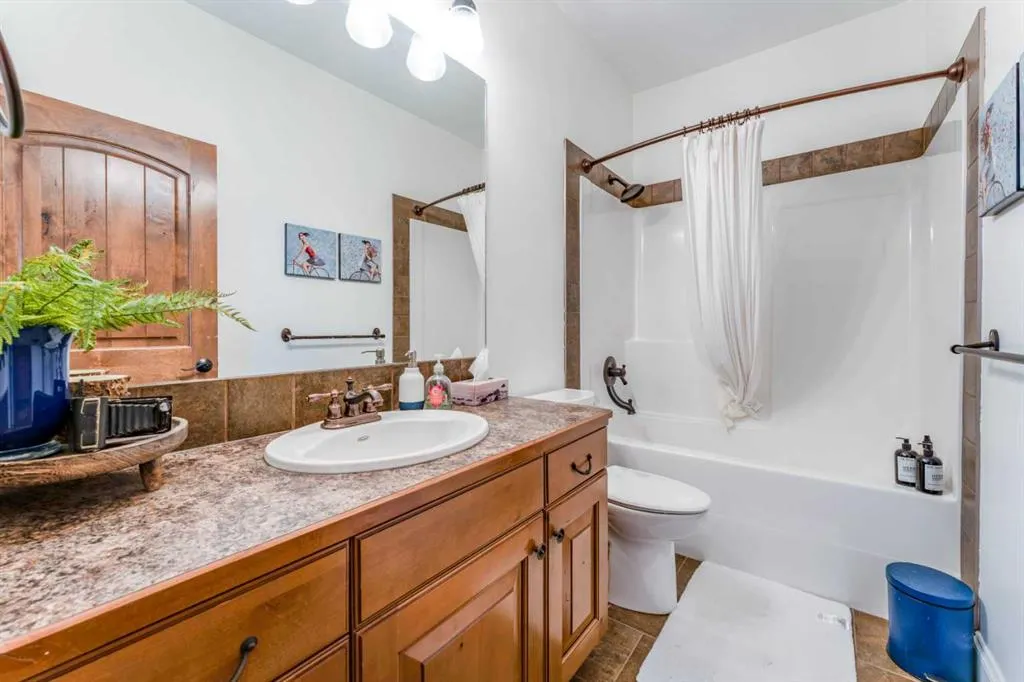 #3-5302 19 Avenue