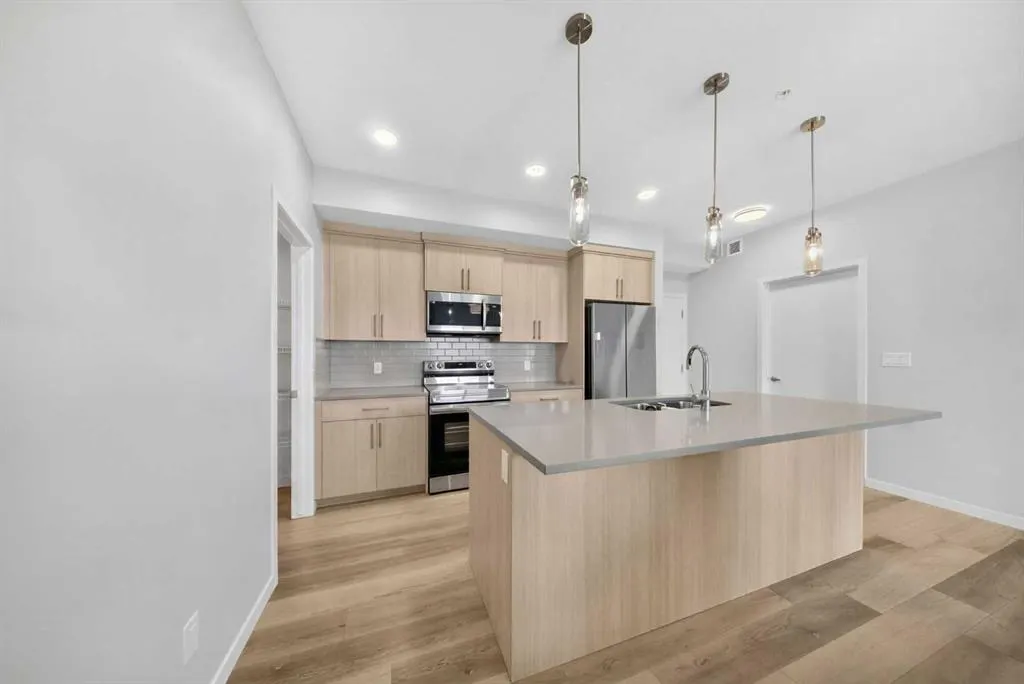 220 Seton Grove SE #1211