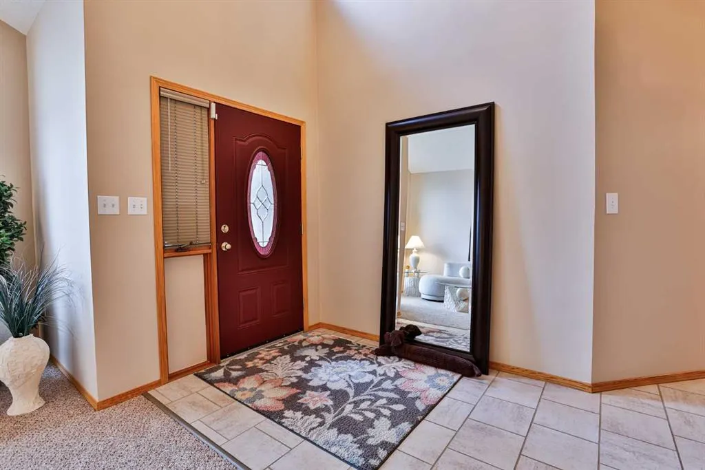 85 Sherwood Boulevard W