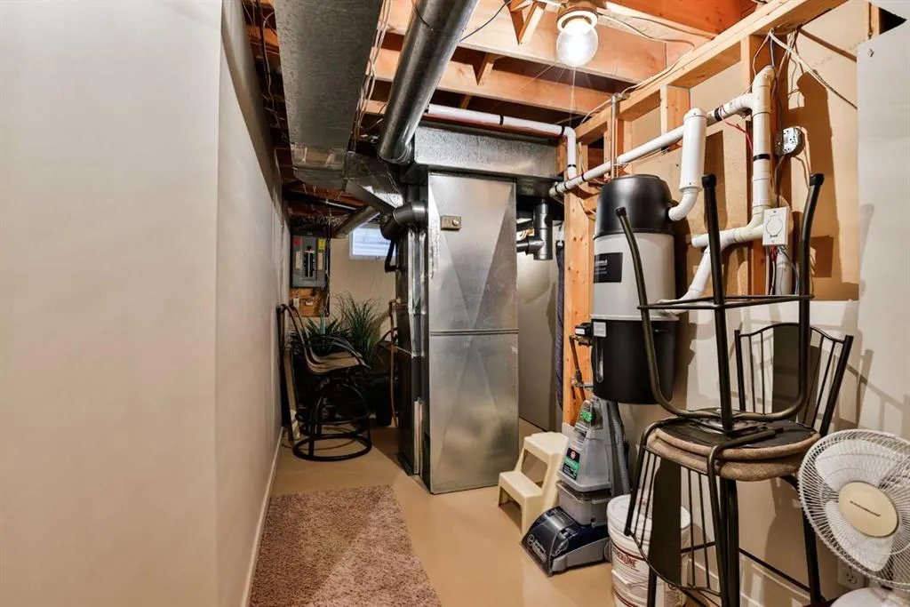 85 Sherwood Boulevard W