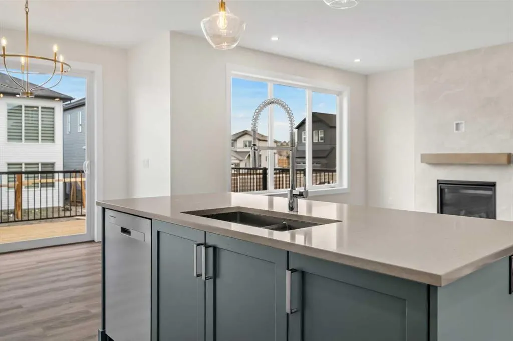 125 Quartz Crescent