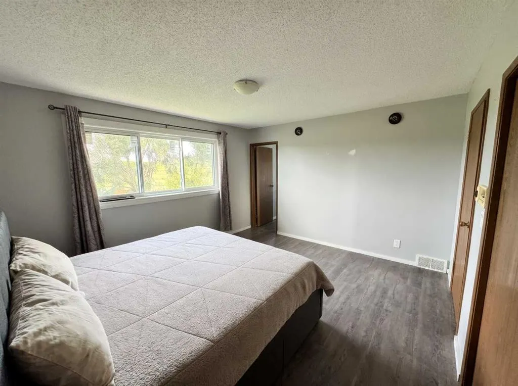 142041 200 Range Road ##26
