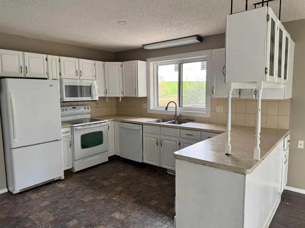 142041 200 Range Road ##26