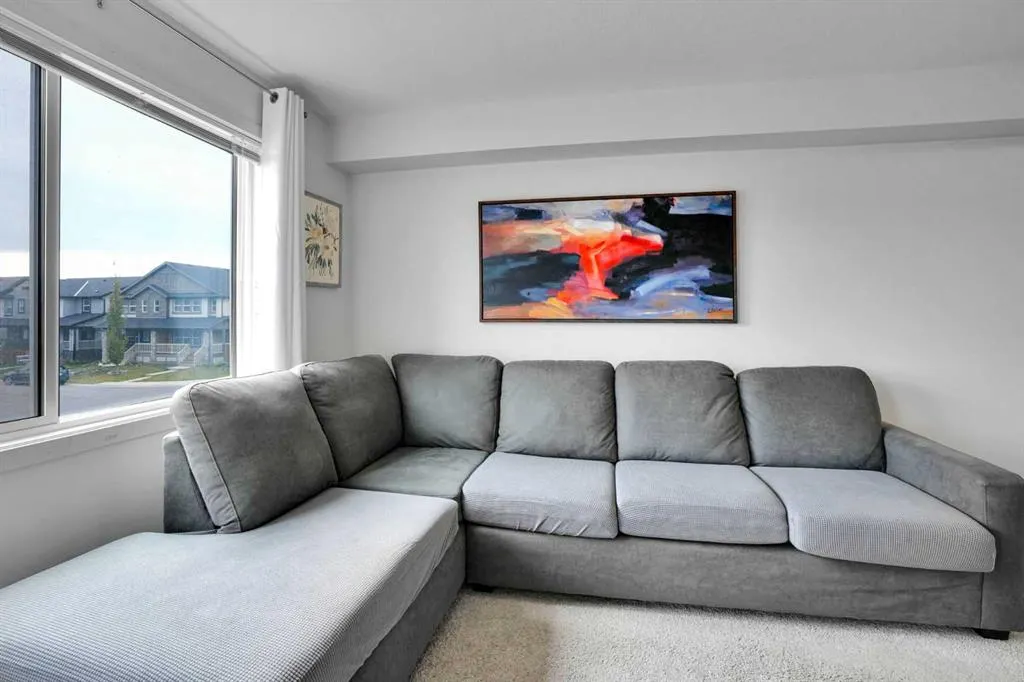 181 Skyview Ranch Manor NE #1204