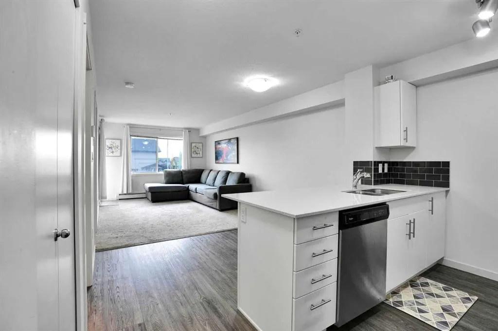 181 Skyview Ranch Manor NE #1204
