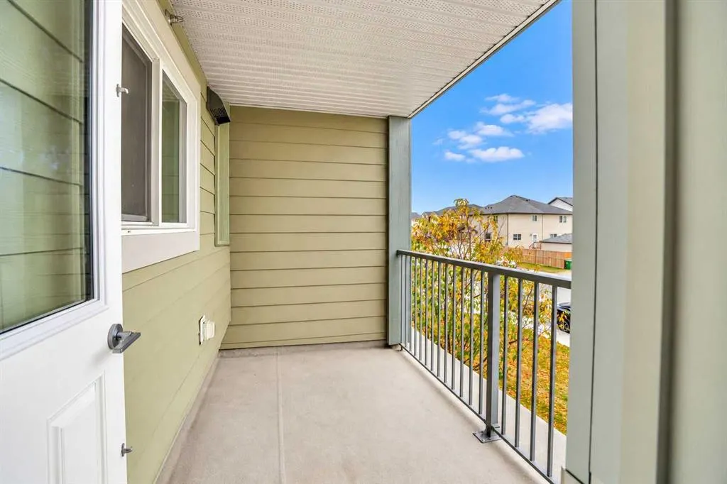 181 Skyview Ranch Manor NE #1204