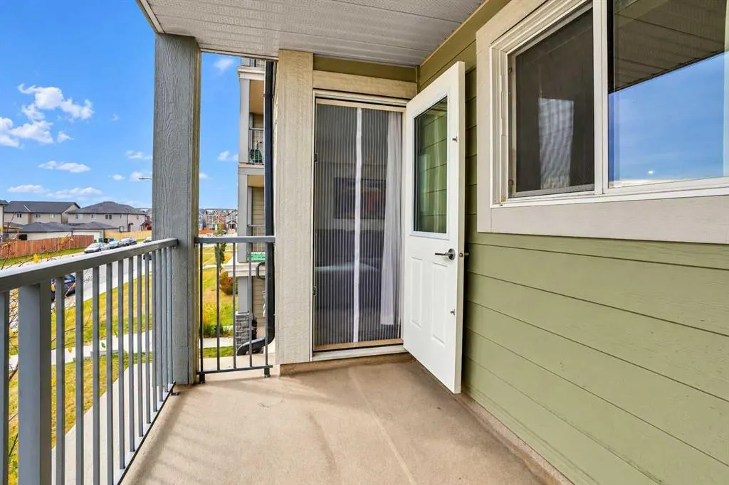181 Skyview Ranch Manor NE #1204