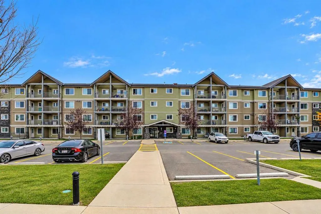 181 Skyview Ranch Manor NE #1204