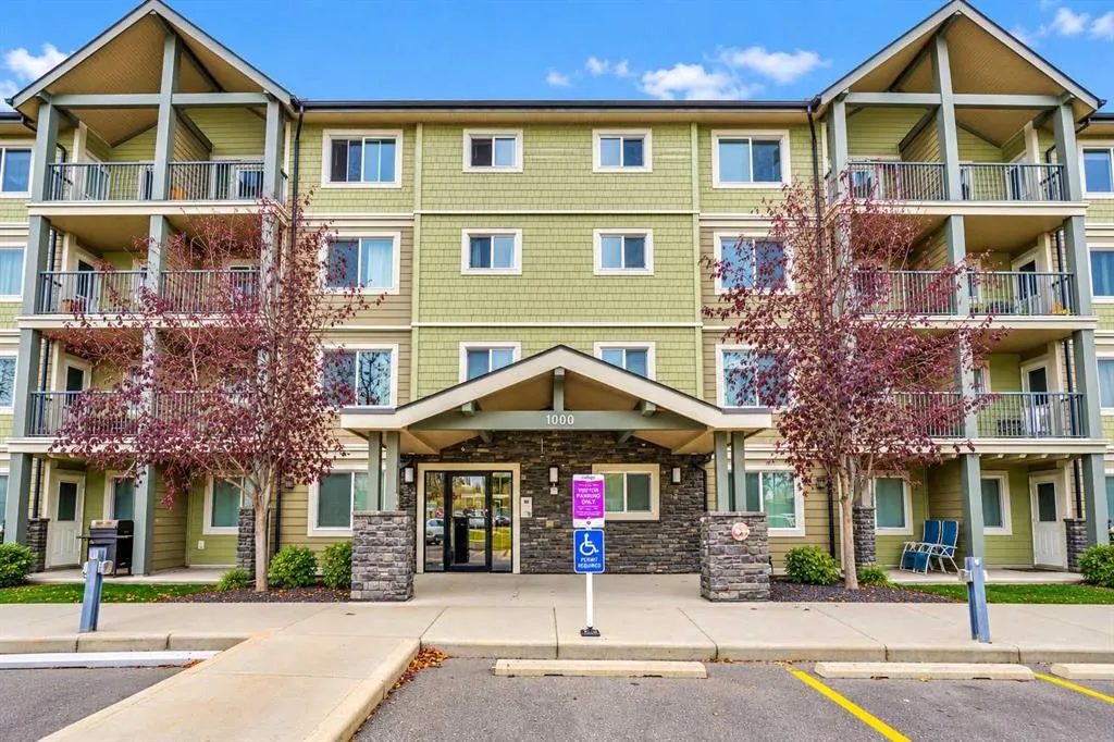 181 Skyview Ranch Manor NE #1204
