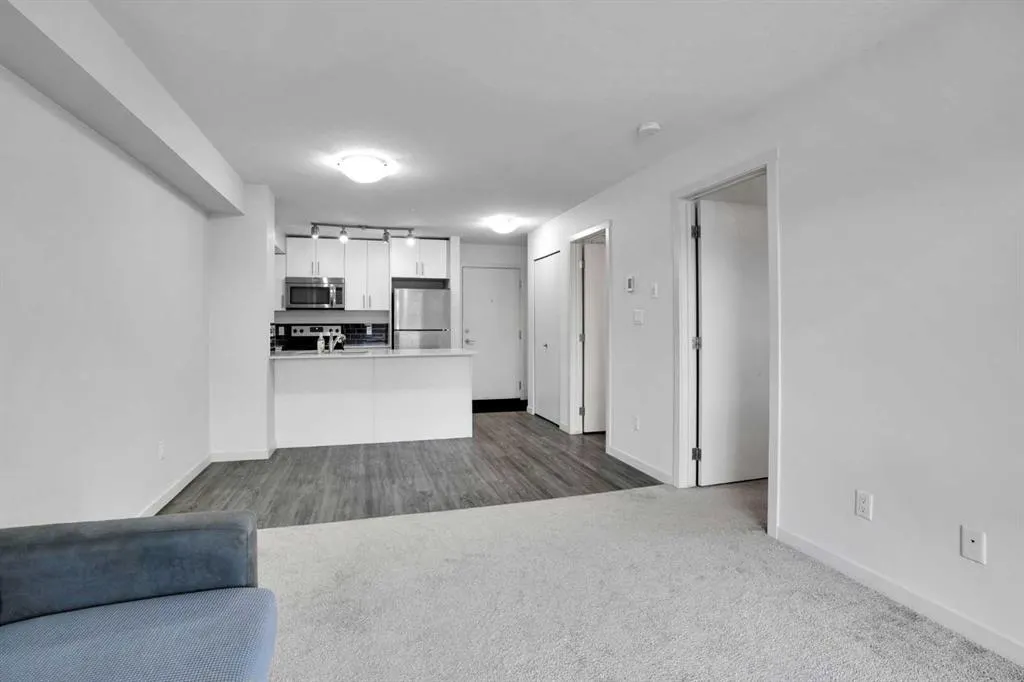 181 Skyview Ranch Manor NE #1204