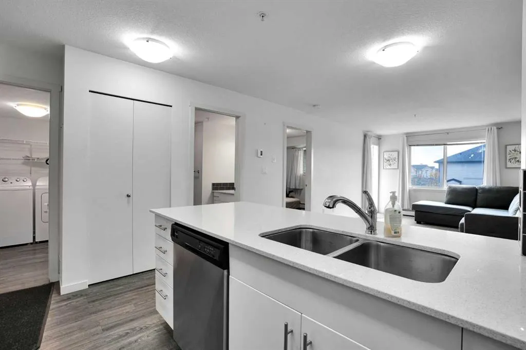 181 Skyview Ranch Manor NE #1204