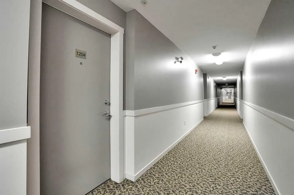 181 Skyview Ranch Manor NE #1204