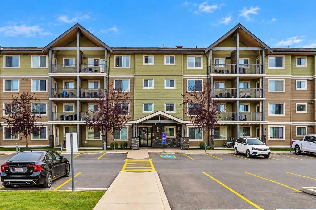 181 Skyview Ranch Manor NE #1204