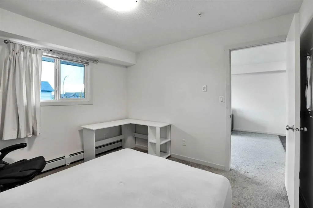 181 Skyview Ranch Manor NE #1204