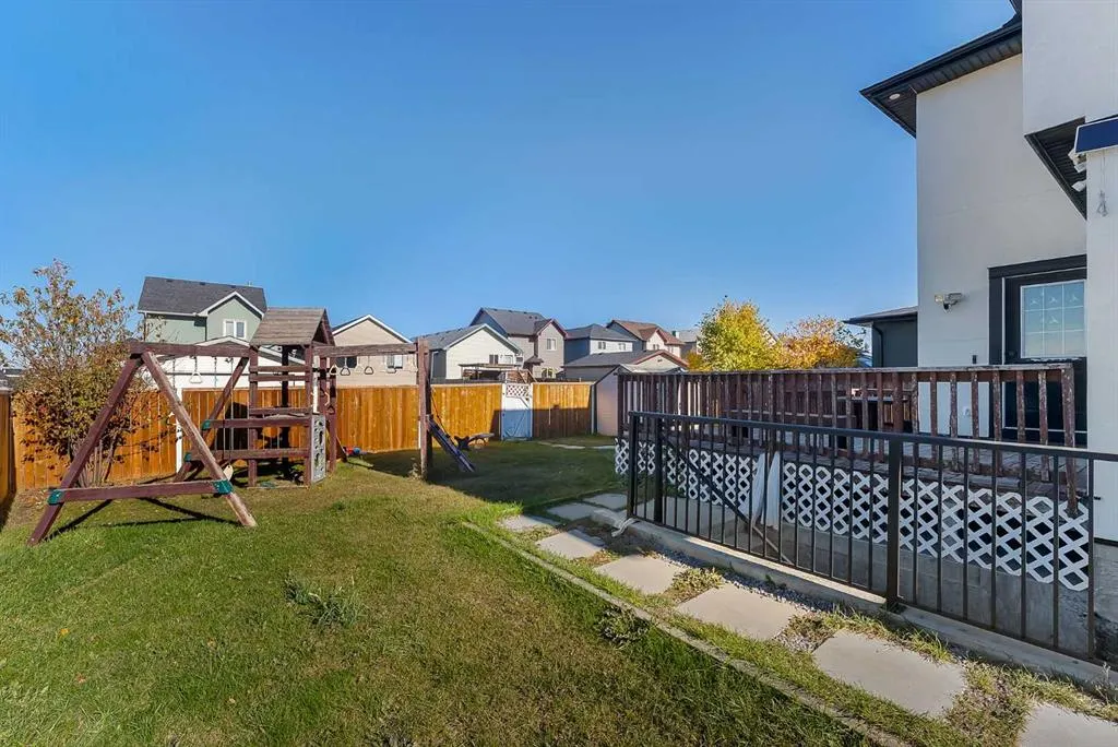 282 Saddlefield Place NE