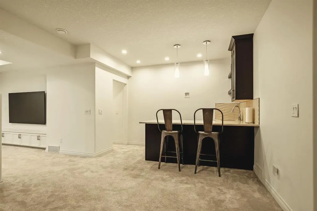 211 Auburn Sound Circle SE