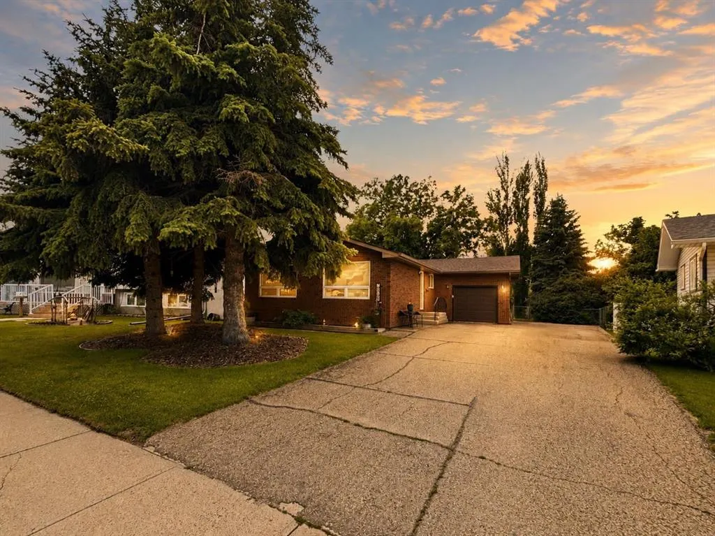 12 Malcolm Crescent
