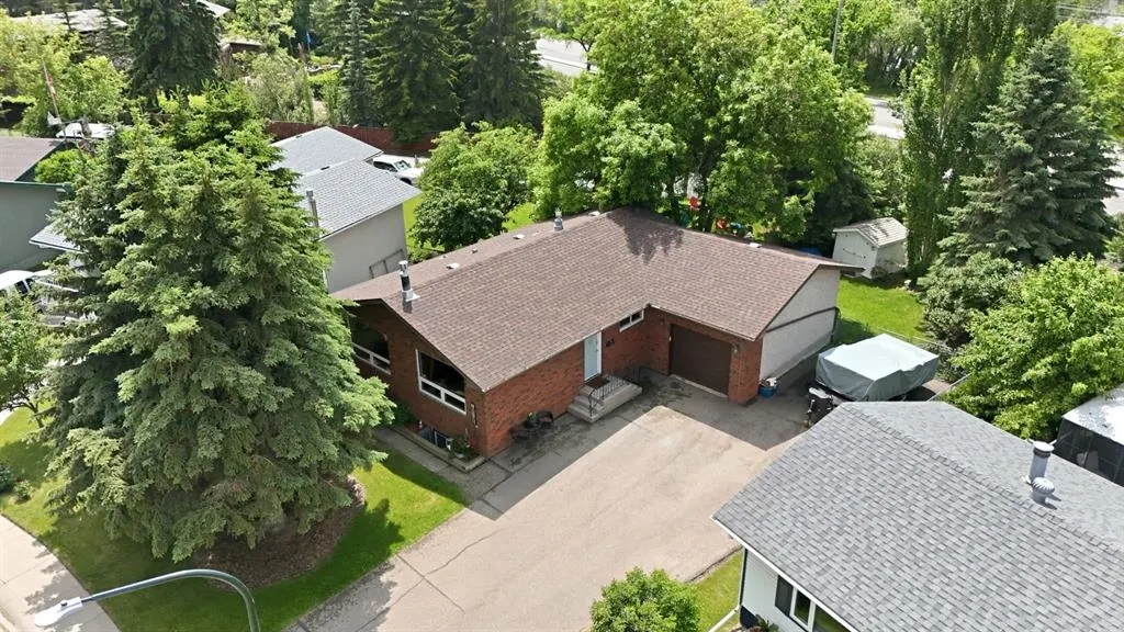 12 Malcolm Crescent