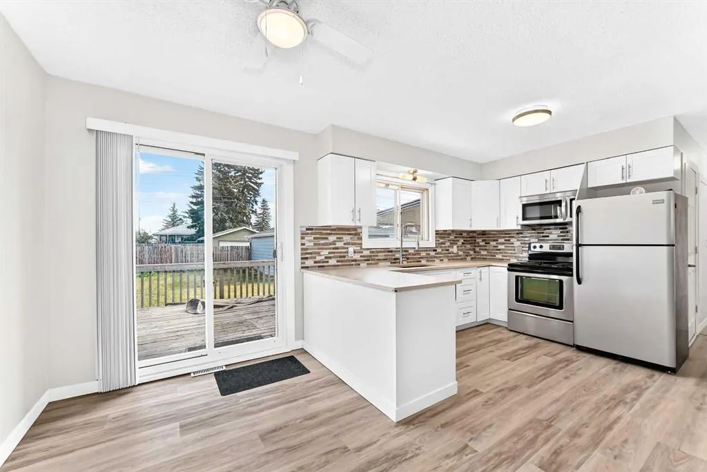 2016 46 Street SE