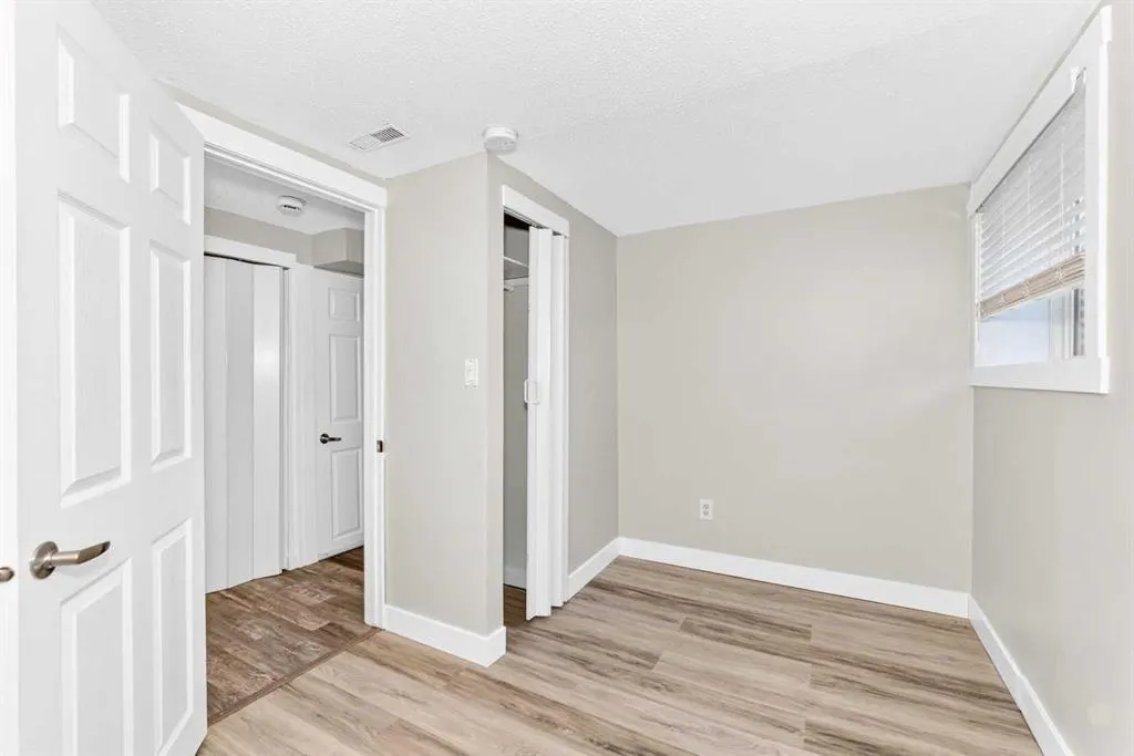 2016 46 Street SE