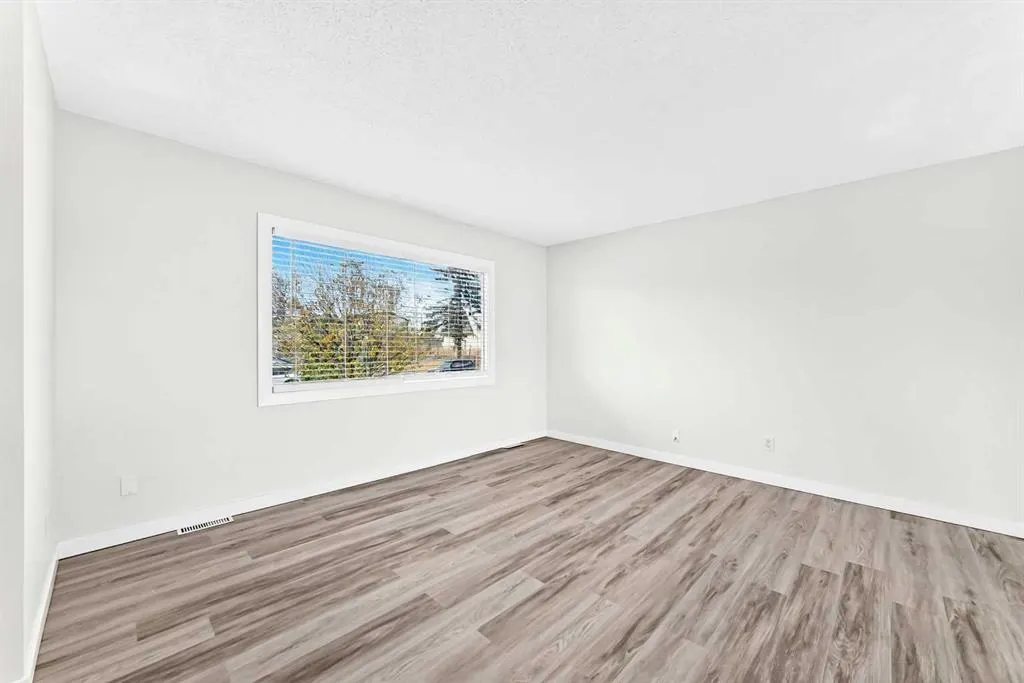 2016 46 Street SE