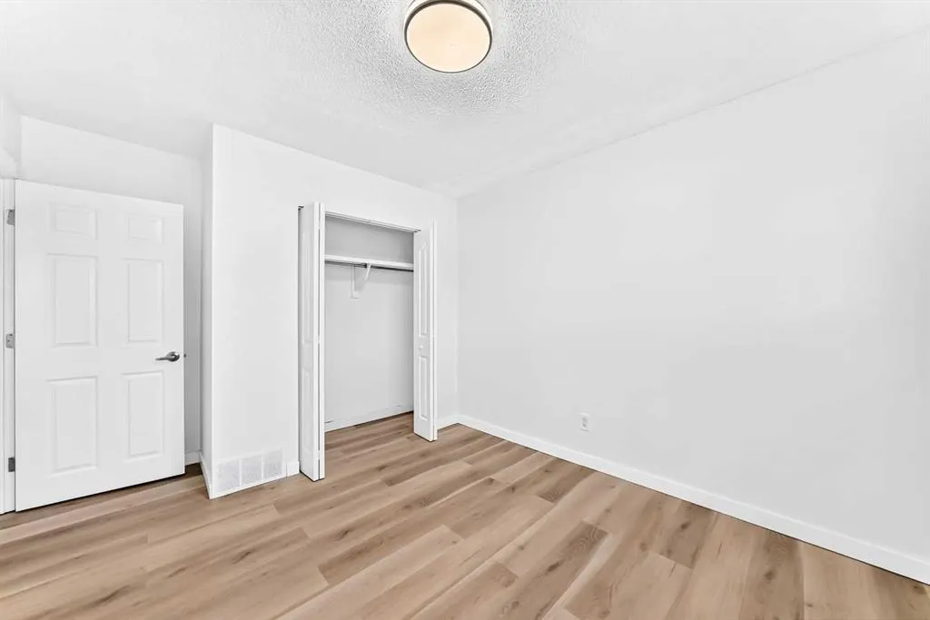 2016 46 Street SE