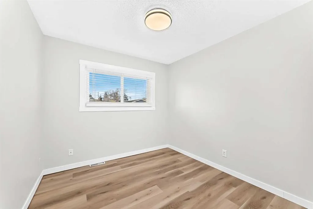 2016 46 Street SE