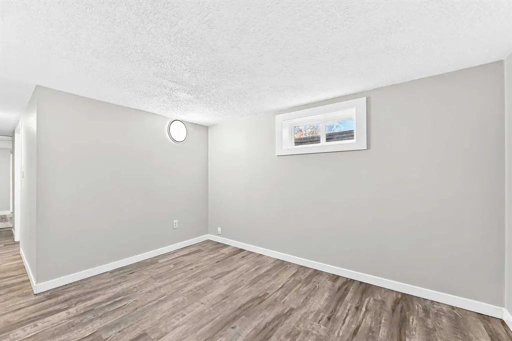 2016 46 Street SE