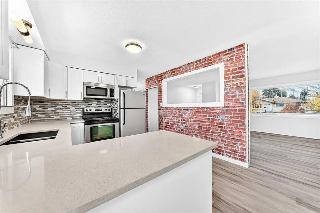 2016 46 Street SE