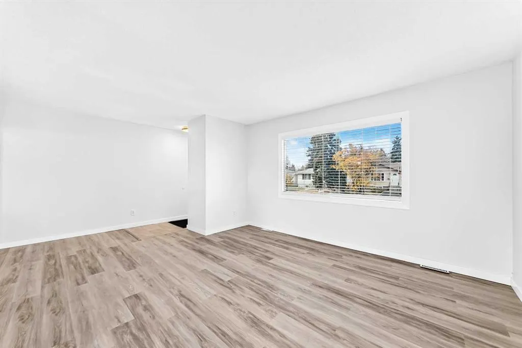 2016 46 Street SE