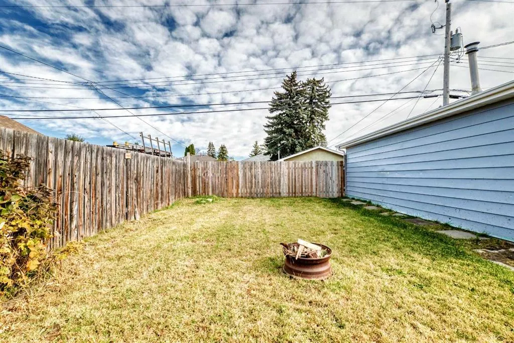 2016 46 Street SE