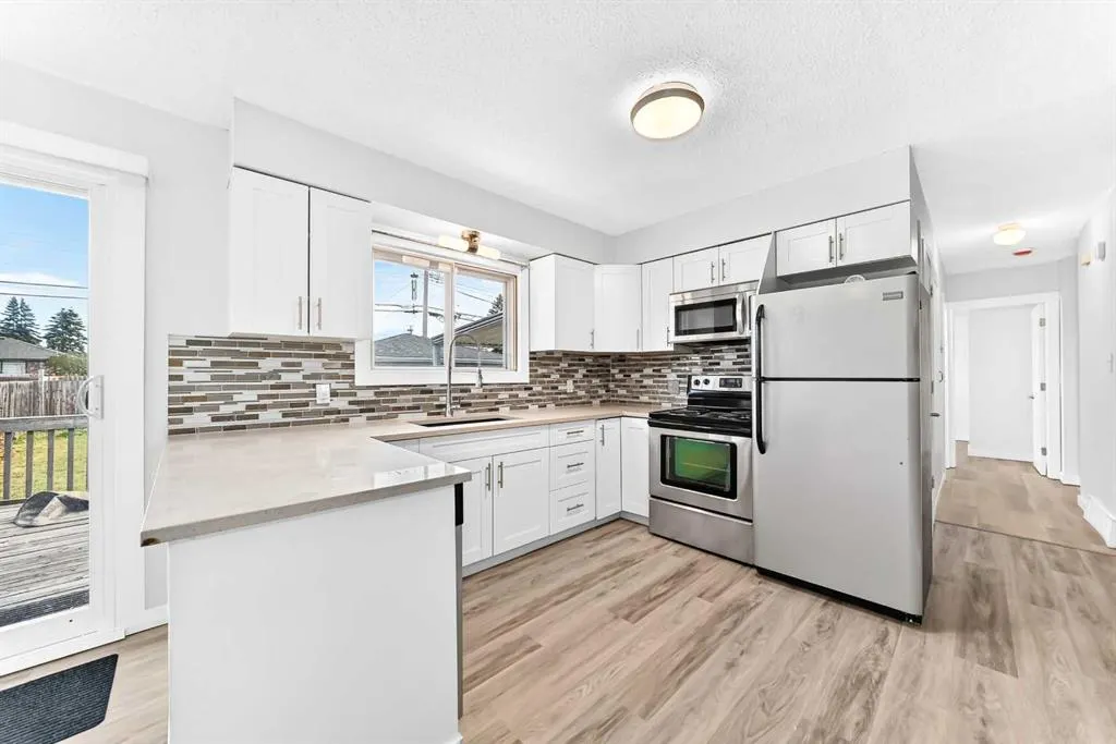 2016 46 Street SE