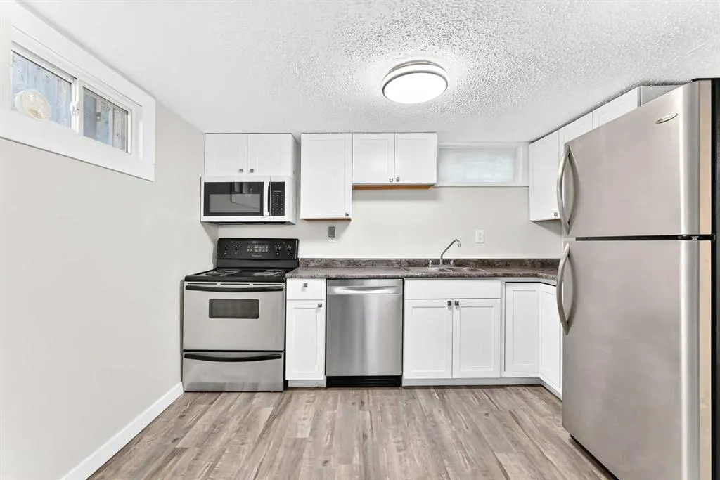 2016 46 Street SE