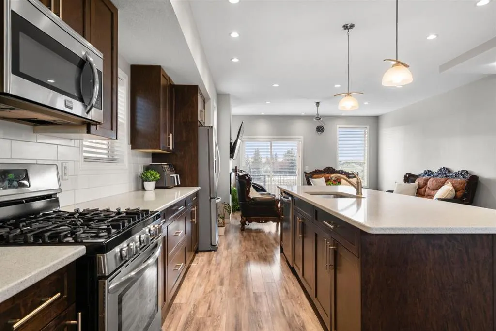 280 Williamstown Close NW #2001