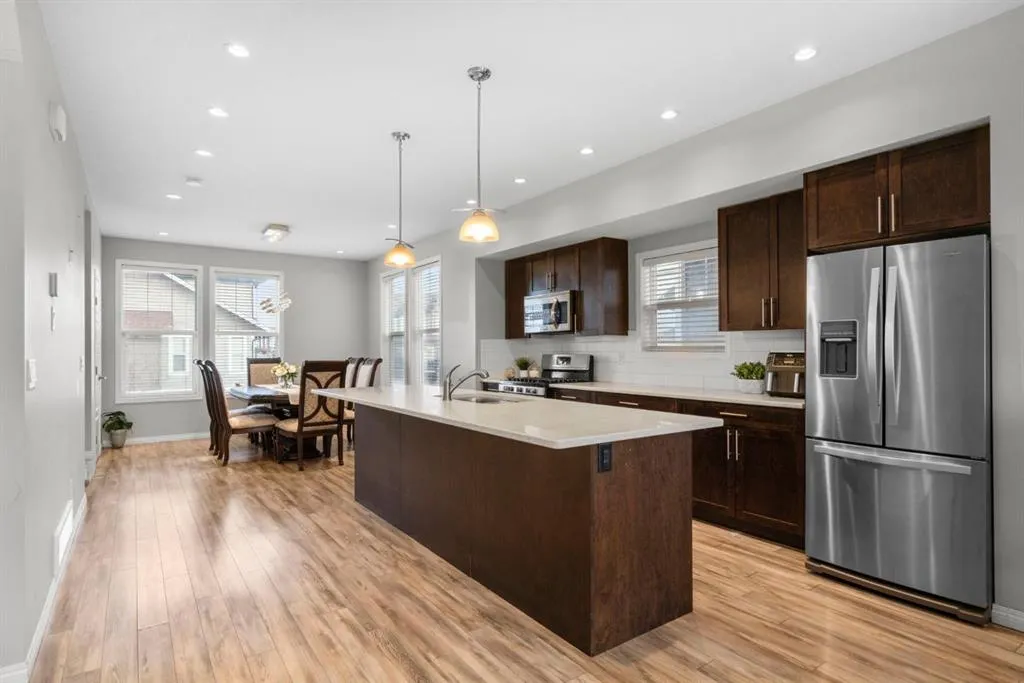 280 Williamstown Close NW #2001
