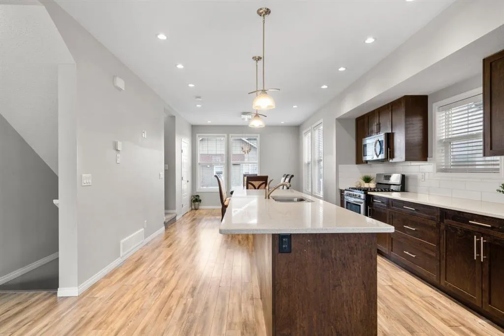 280 Williamstown Close NW #2001