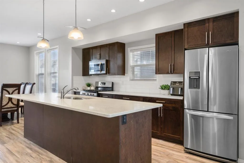 280 Williamstown Close NW #2001