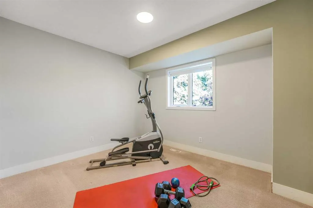 555 Killarney Glen Court SW
