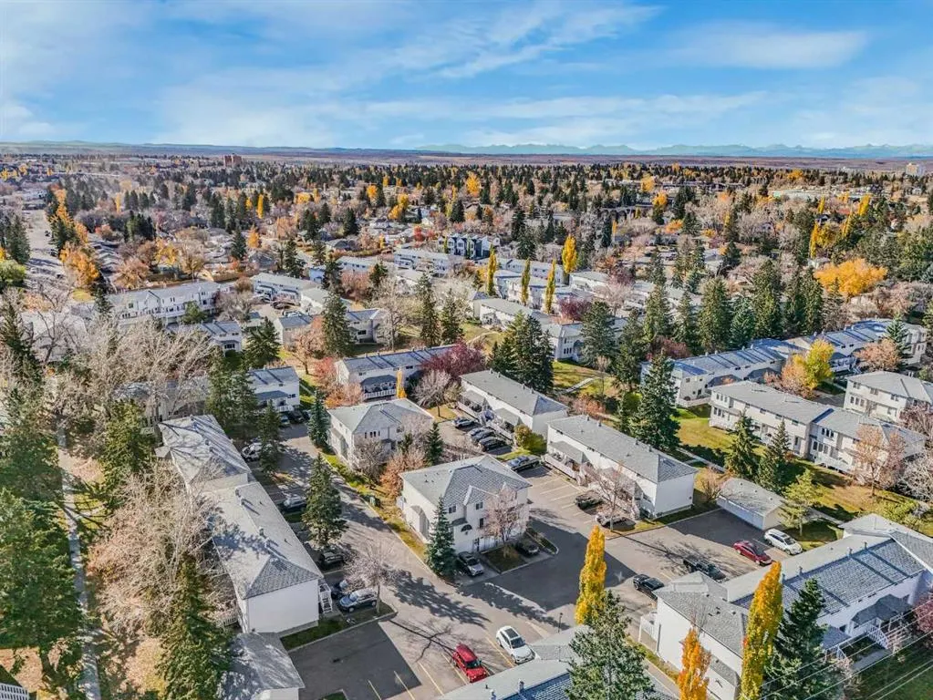 555 Killarney Glen Court SW