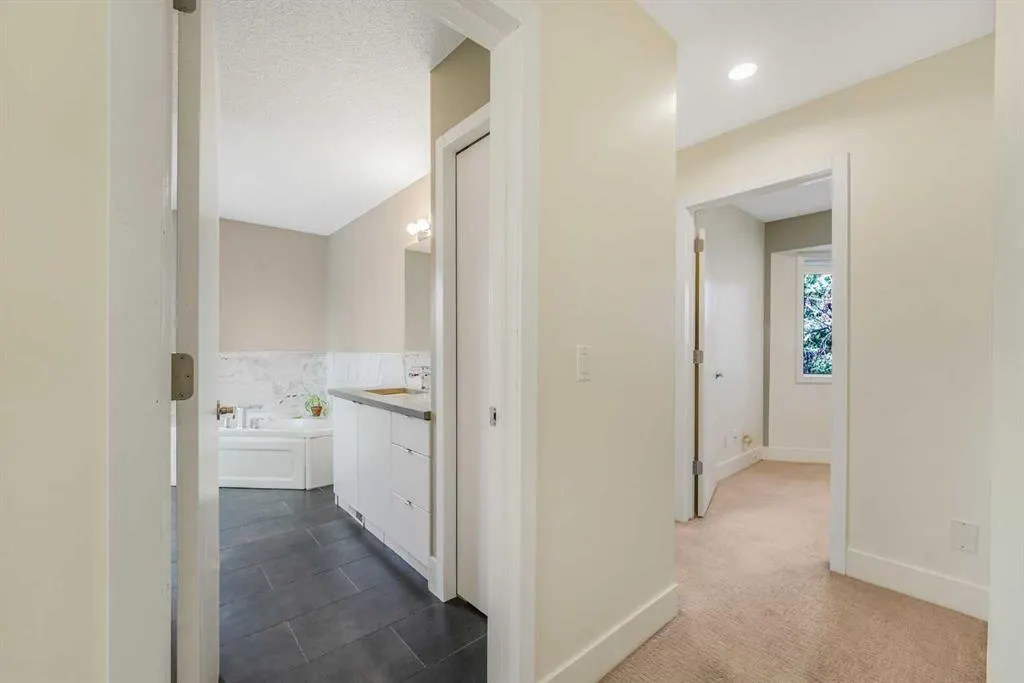 555 Killarney Glen Court SW