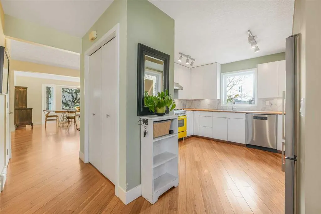 555 Killarney Glen Court SW