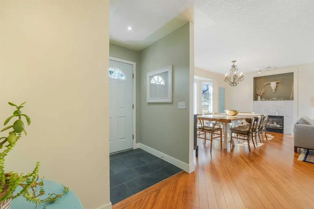 555 Killarney Glen Court SW