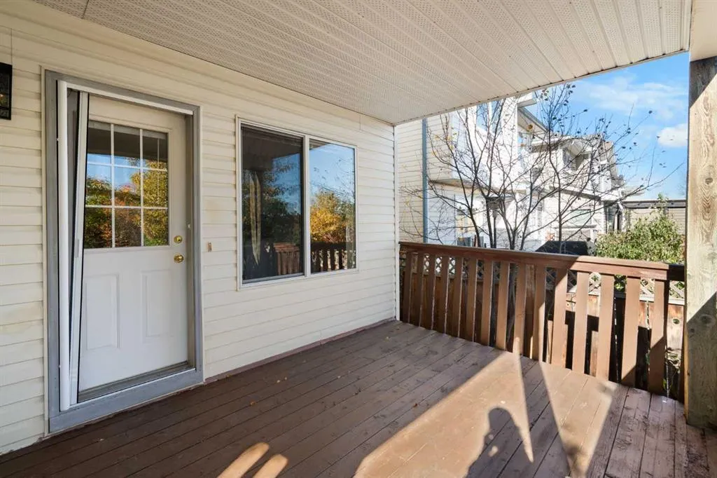 87 Citadel Meadow Grove NW