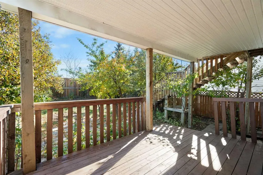 87 Citadel Meadow Grove NW