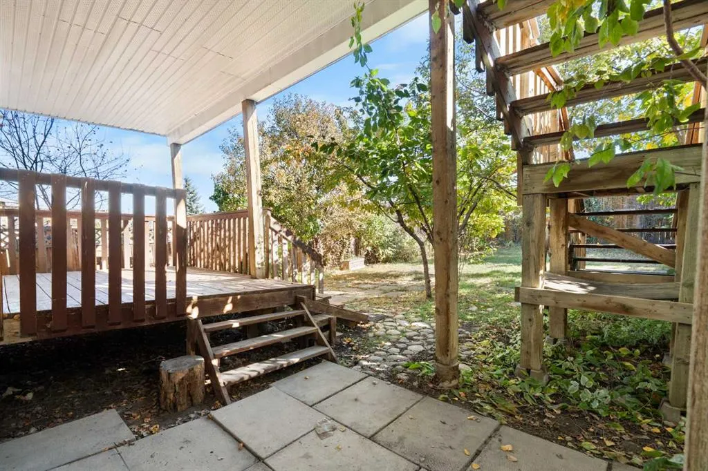 87 Citadel Meadow Grove NW